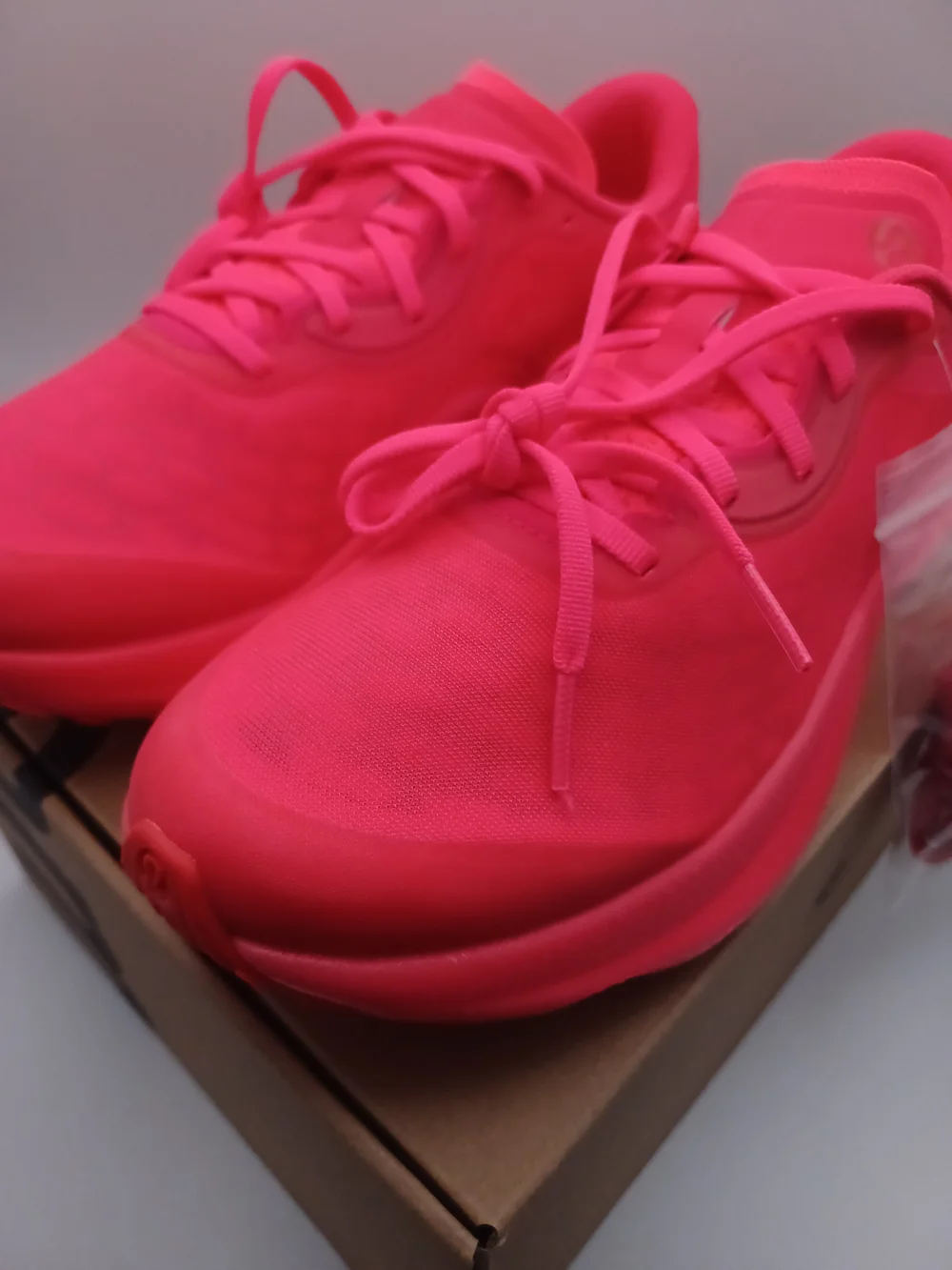 Lululemon Women's Split Shift Running Shoe in STBH/CRLS/CRYE Size 9